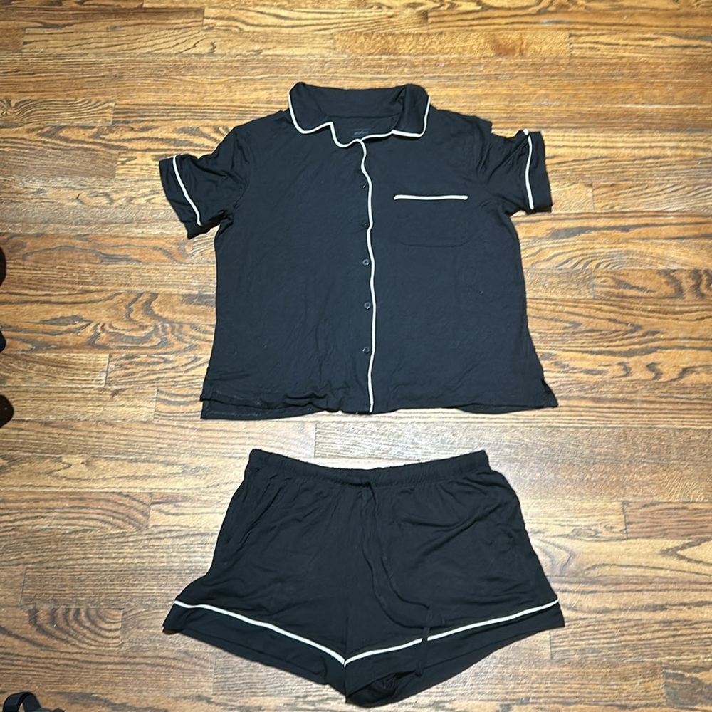 Pajama Set - Picture 6 of 8